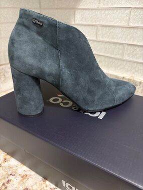 IGI&CO NavyBlue Suede Block Heel Ankle Boot